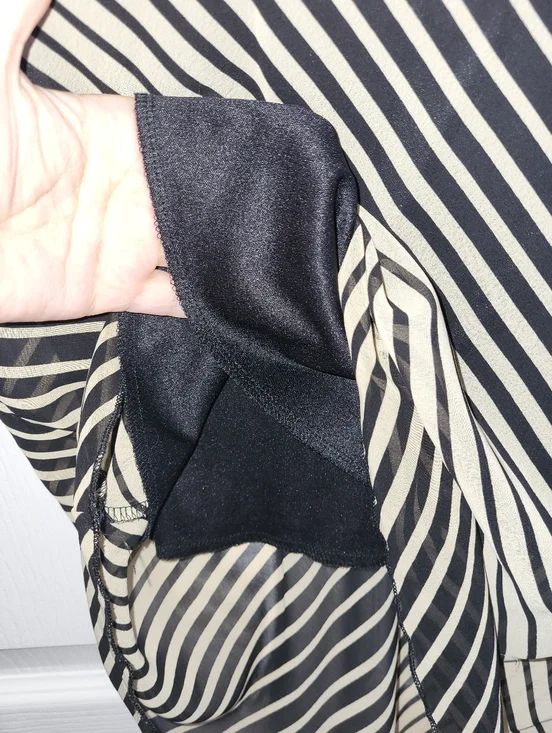 (M)🌺Vtg Classy Black/Beige Lined Diagonal Striped Fluted Midi Skirt W 13×L27" - Picture 5 of 5